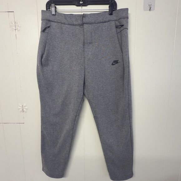 Nike Tech Fleece Sportswear Jogger Gray Tapered Sweatpants 861679-091 Men L GUC - Picture 1 of 12